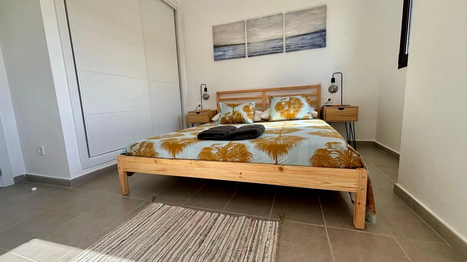 Chalet Adosado El Medano contacts